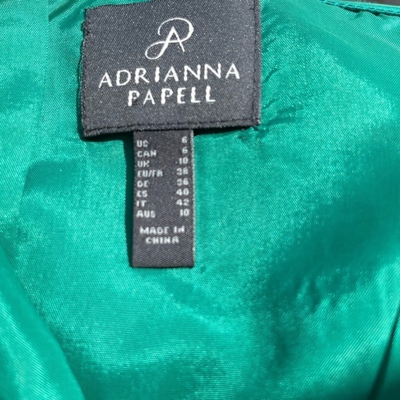Adrianna Papell Women's Emerald Green
Off The Shoulder Mini Sheath Dress Size 6 - Picture 4 of 10